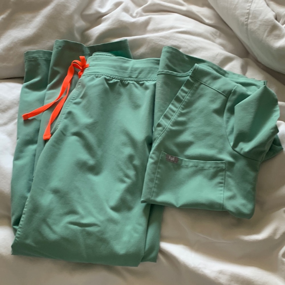 Jade figs set